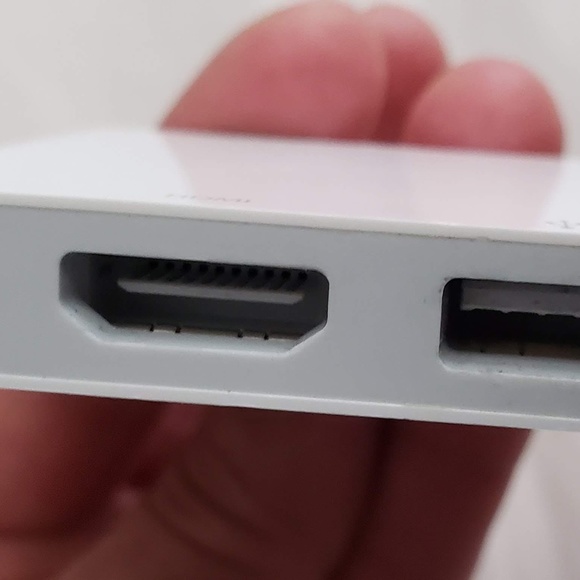 Apple cables and adapters - Picture 8 of 16